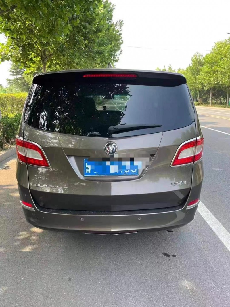 青岛12年别克GL89