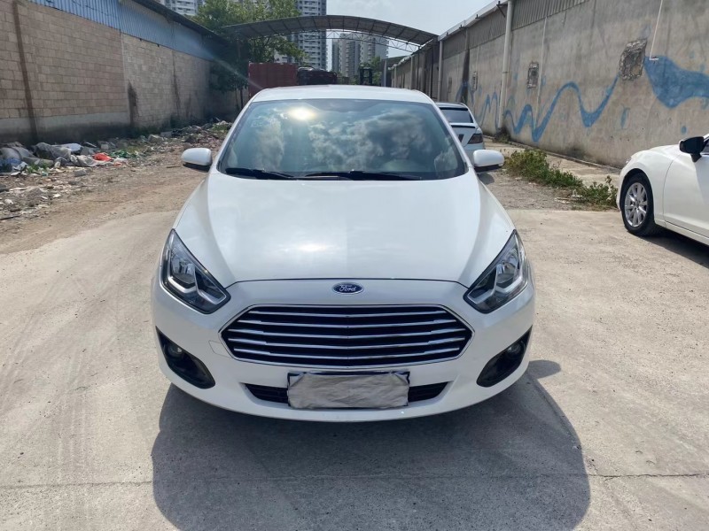 徐州17年福特福睿斯1