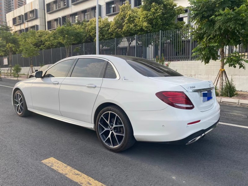 南寧17年奔馳E8