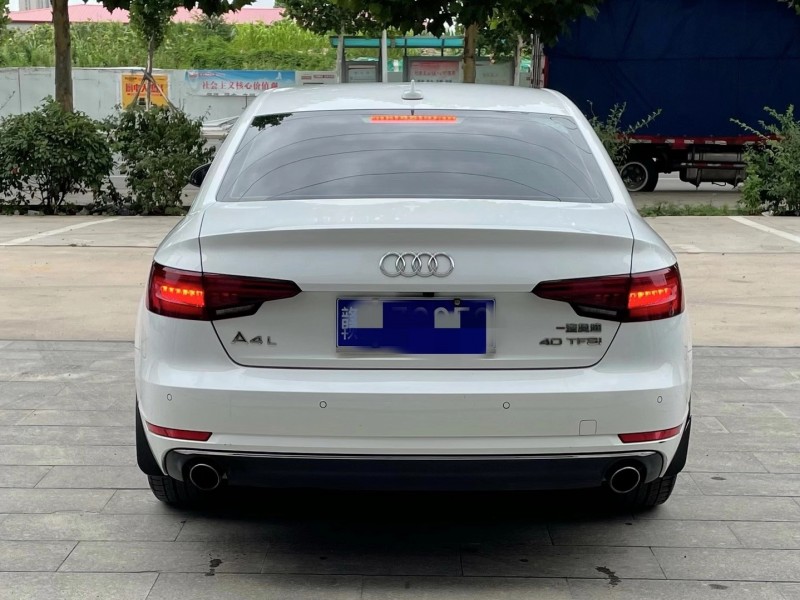 青岛18年奥迪A4L1