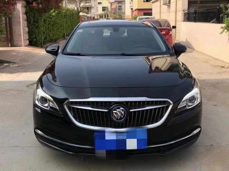 青岛17年别克君越1