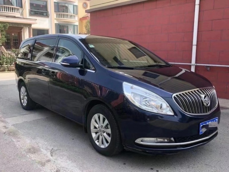 青岛17年别克GL82