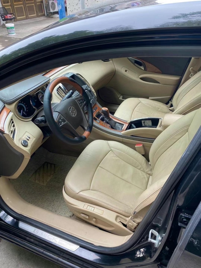 徐州12年别克君越7