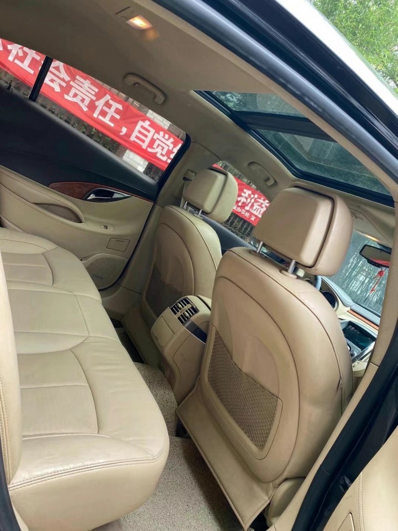 徐州12年别克君越9