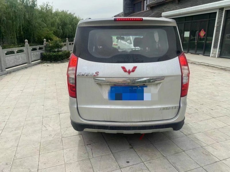 徐州18年五菱汽車宏光9