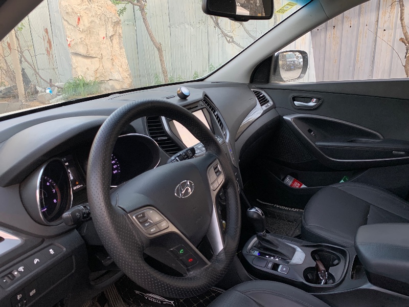 潍坊15年现代全新胜达8