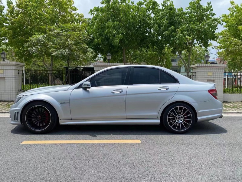 中山11年奔驰AMG C633