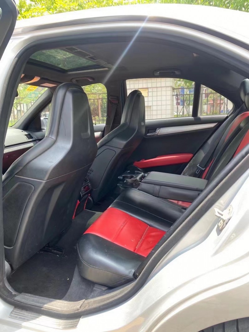 中山11年奔驰AMG C639