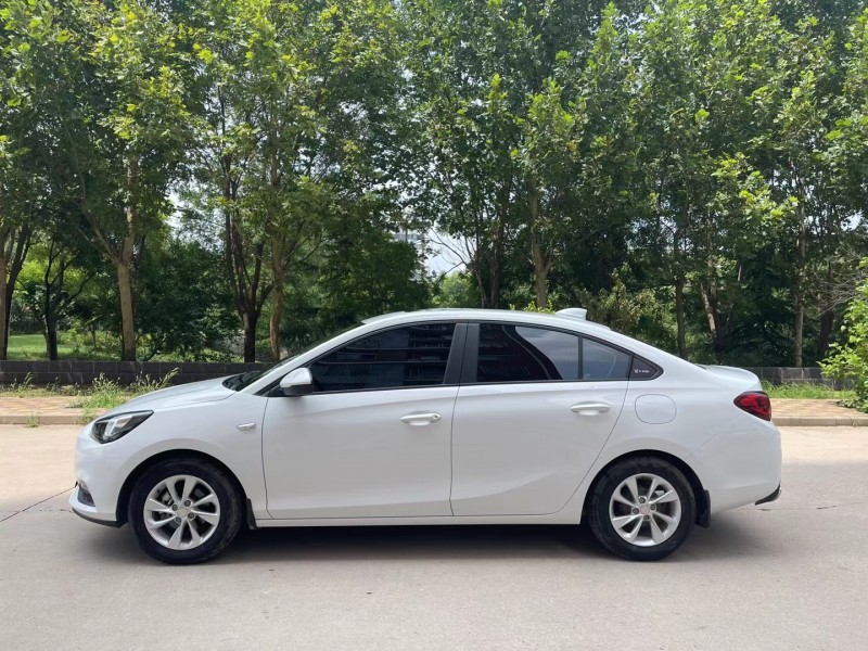 邢台19年别克凯越8