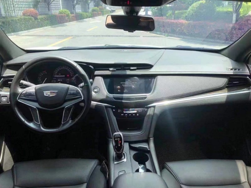 武汉18年凯迪拉克XT57