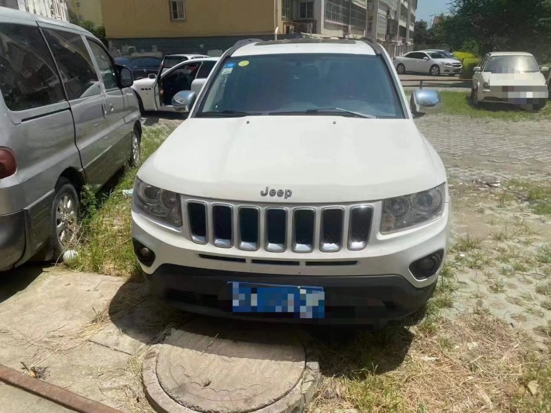 煙臺13年Jeep指南者1
