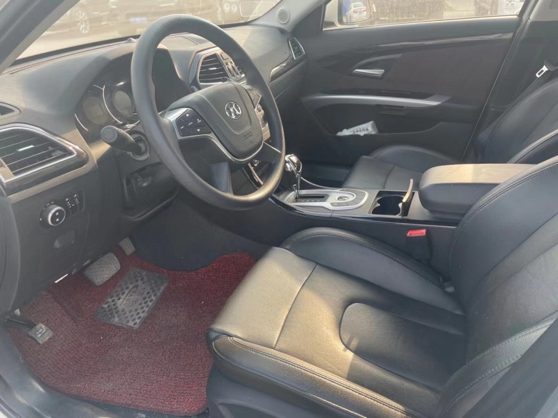 保定19年北汽绅宝D705