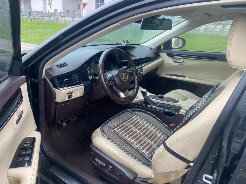 广州16年雷克萨斯ES2