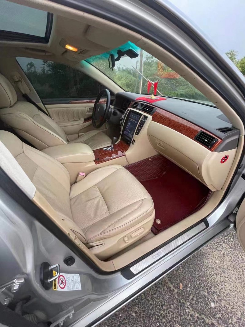 青岛09年丰田皇冠5