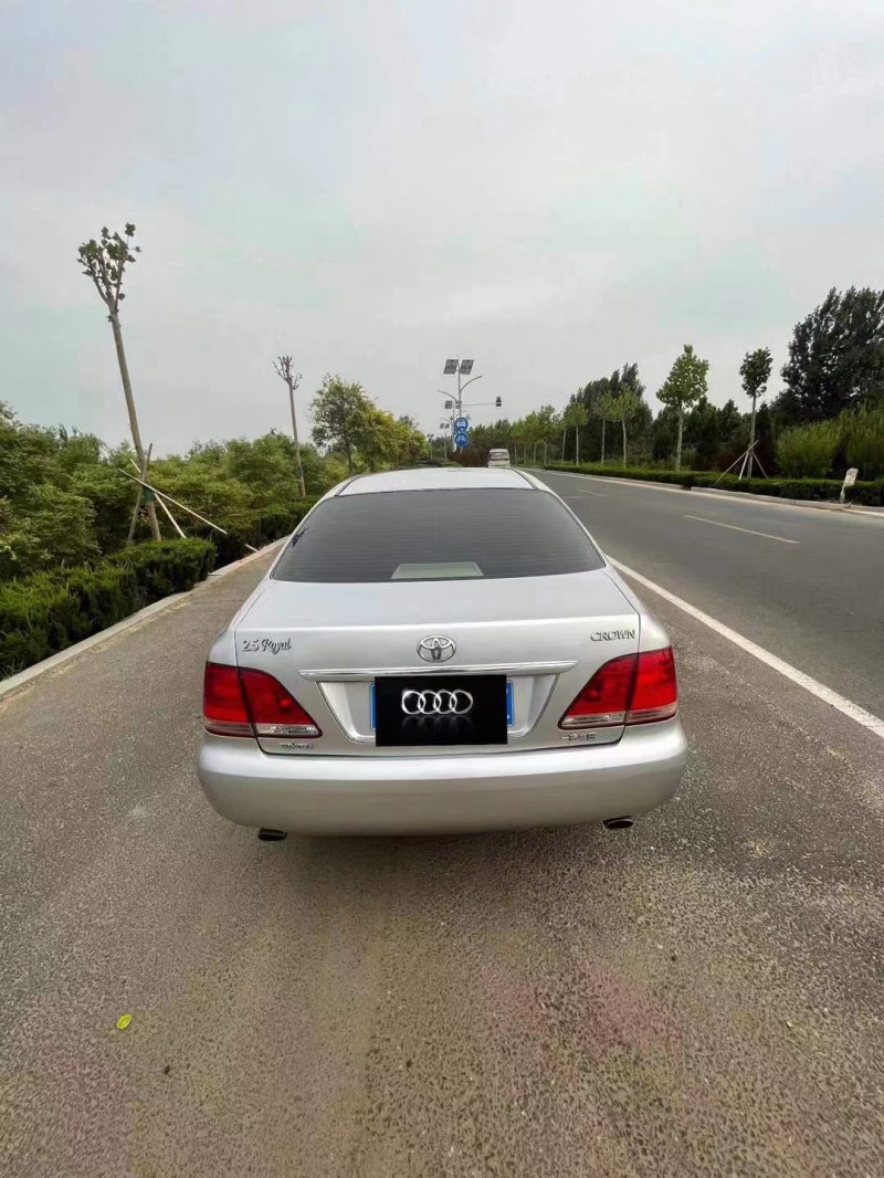 青岛09年丰田皇冠1