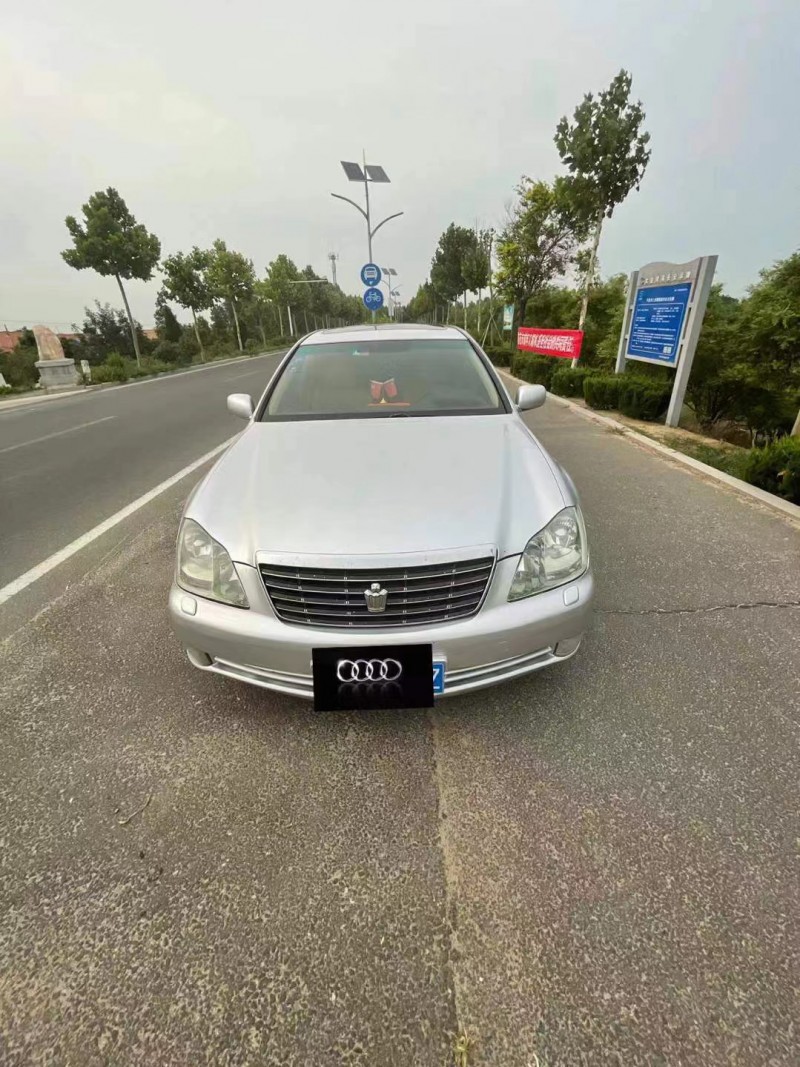 青岛09年丰田皇冠9