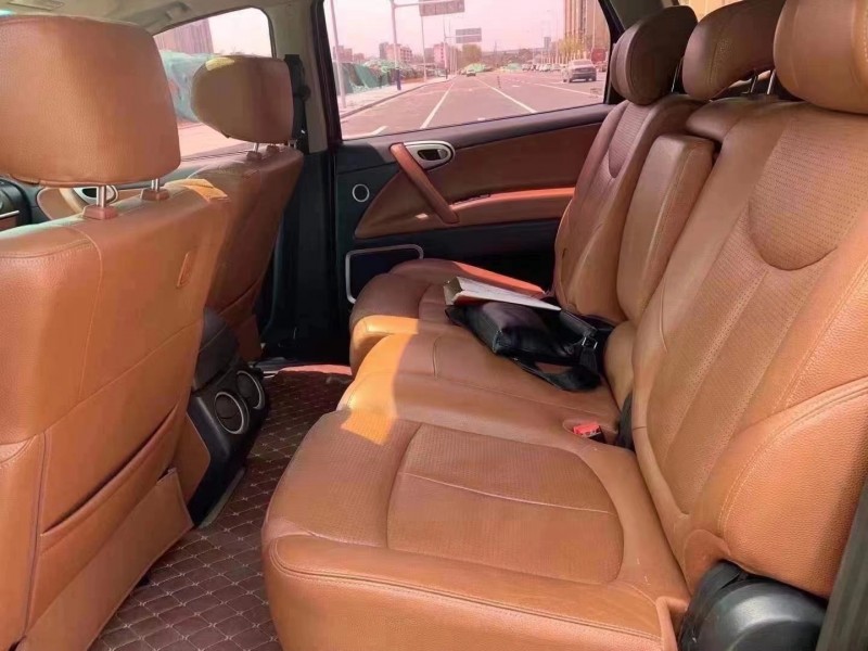 青岛13年纳智捷大7 SUV4