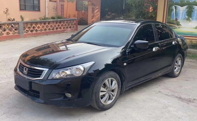 青岛09年本田雅阁3