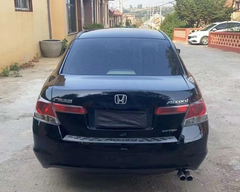 青岛09年本田雅阁6