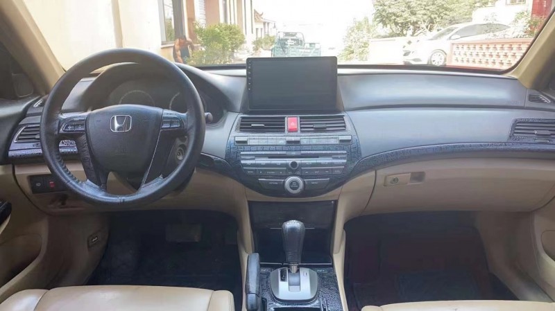 青岛09年本田雅阁5