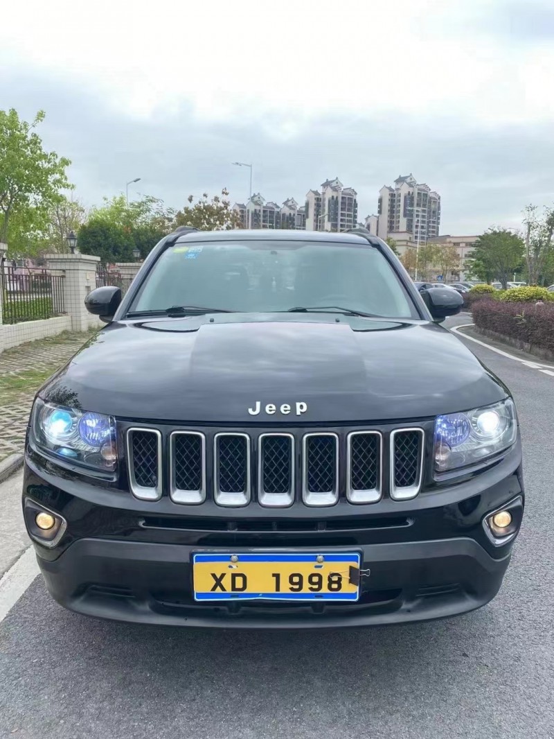 中山16年Jeep指南者1