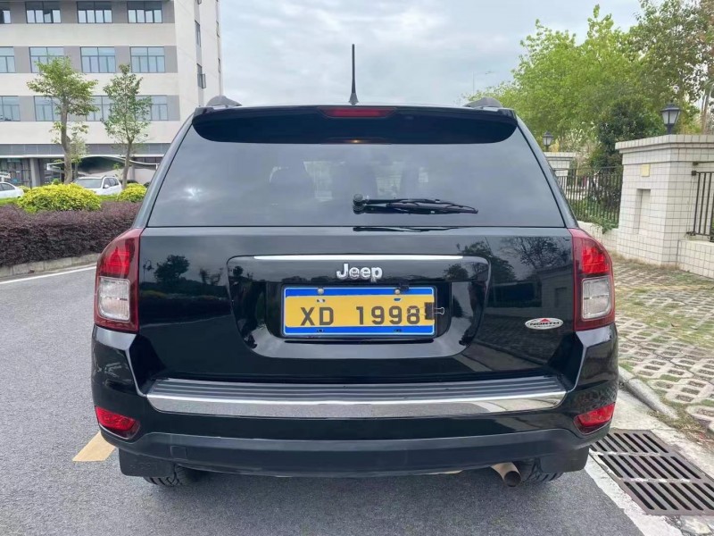 中山16年Jeep指南者8