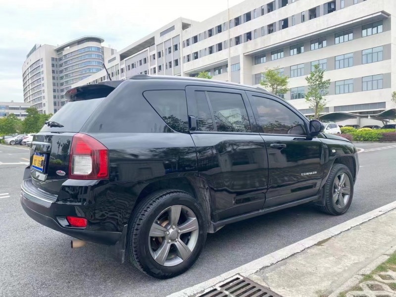 中山16年Jeep指南者9