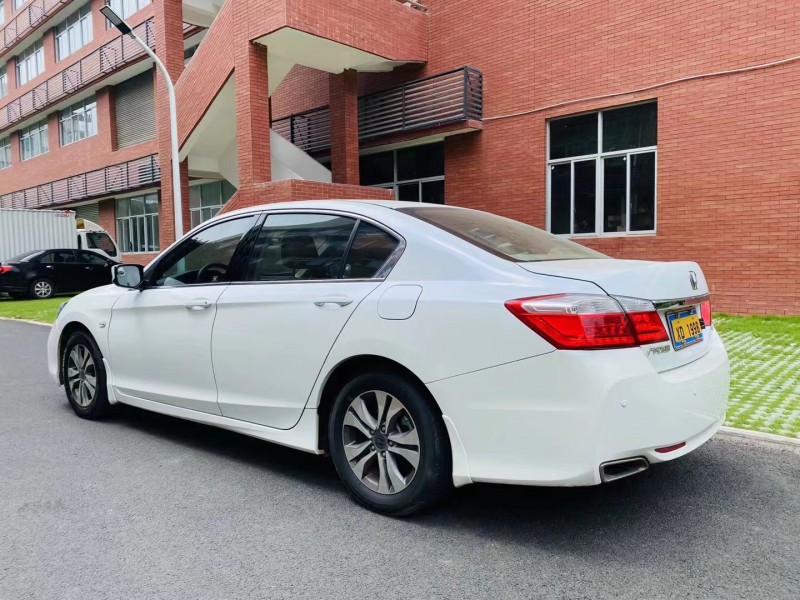 中山16年本田雅阁4