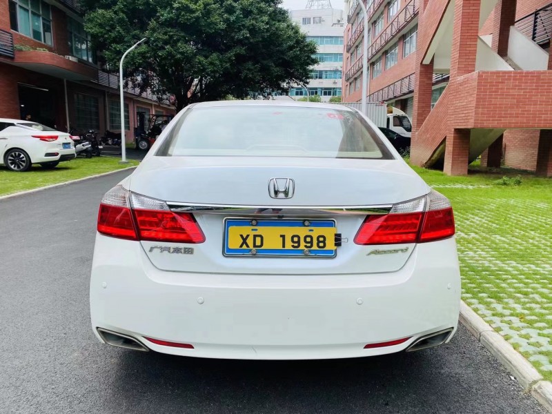 中山16年本田雅阁5
