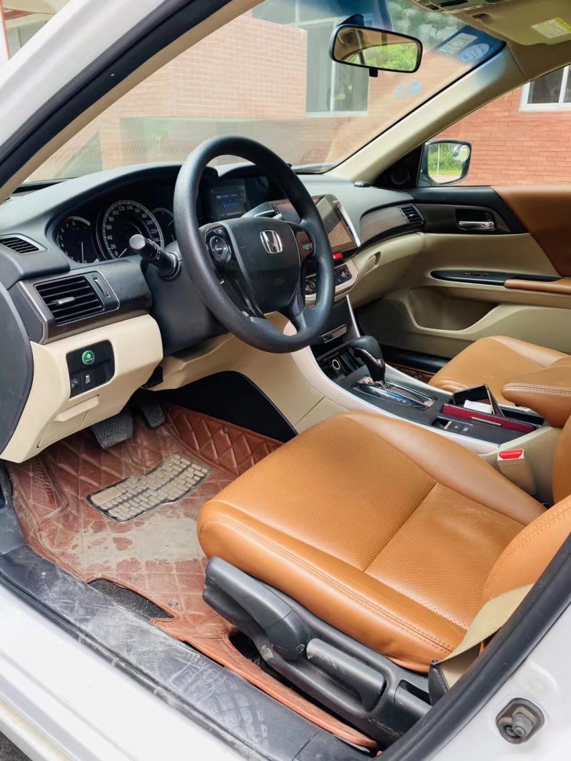 中山16年本田雅阁6