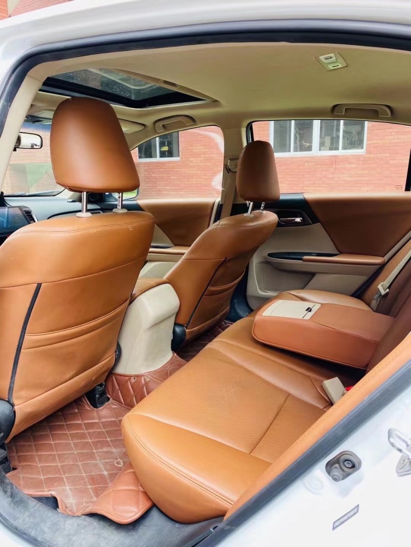 中山16年本田雅阁8