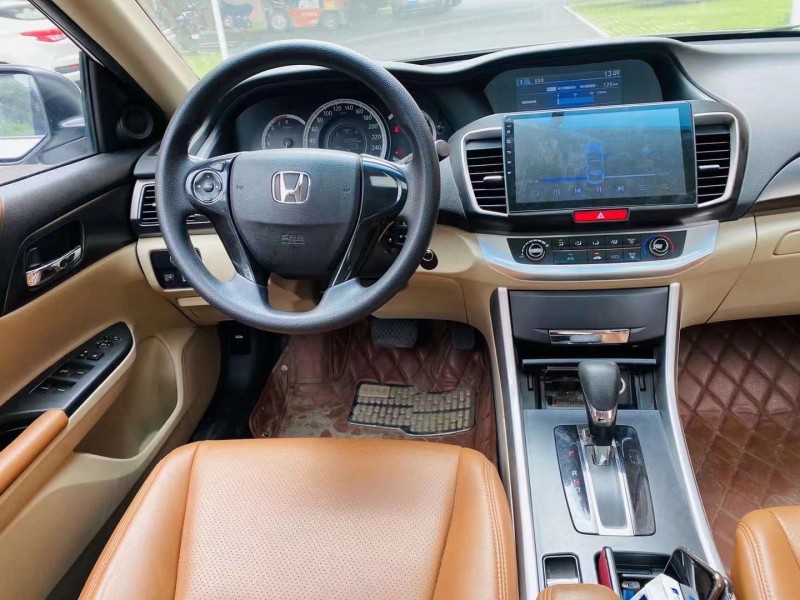 中山16年本田雅阁7