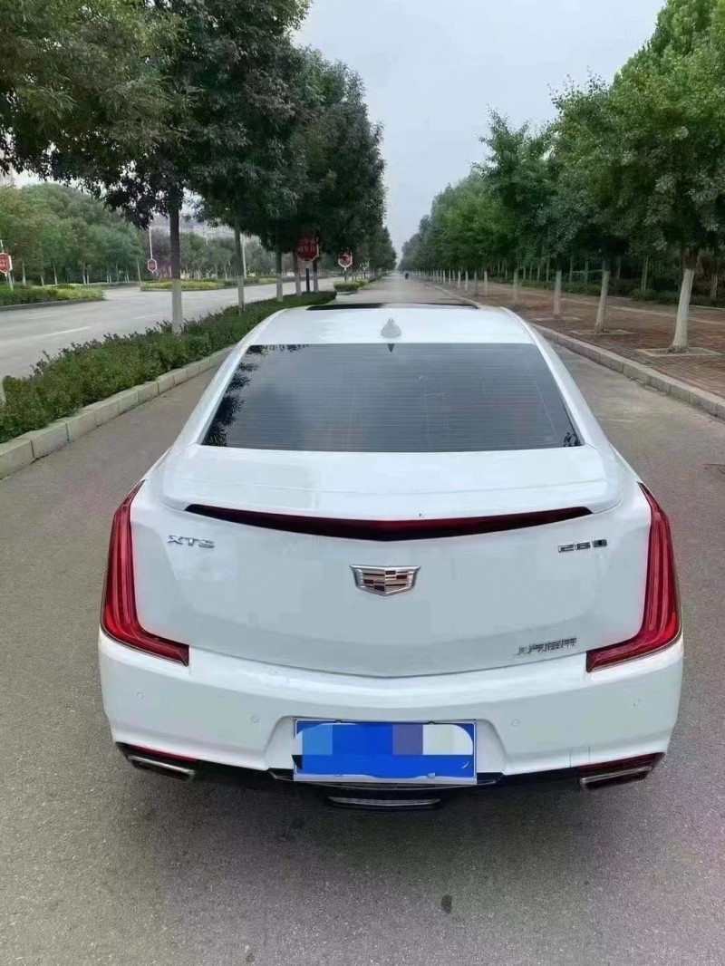 重慶18年凱迪拉克XTS1