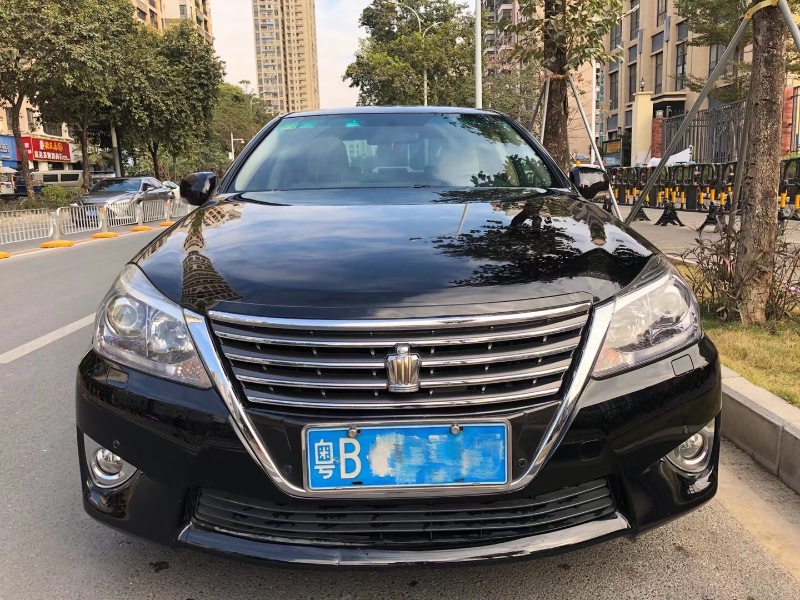 深圳12年丰田皇冠6