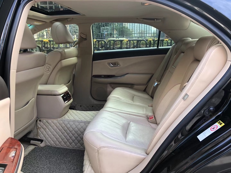 深圳12年丰田皇冠5