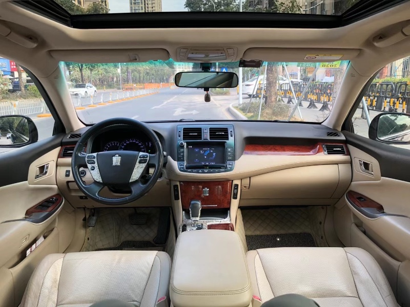 深圳12年丰田皇冠4