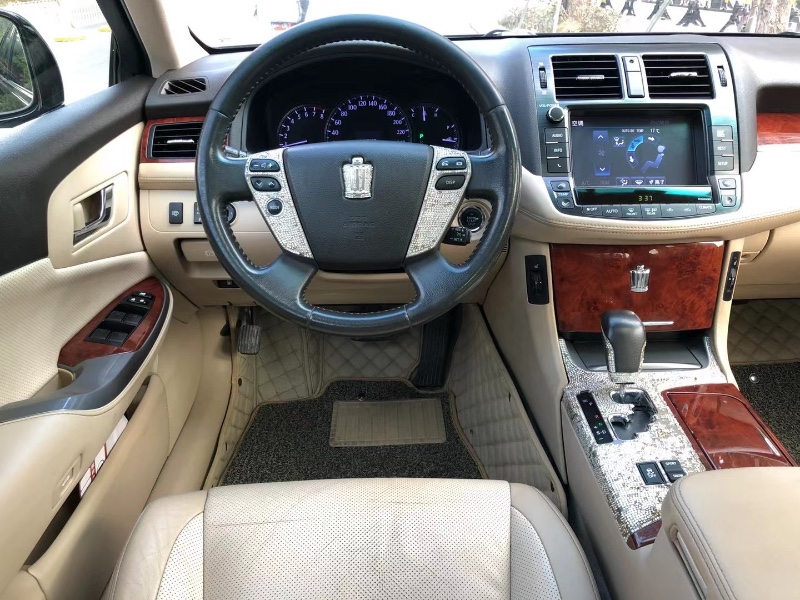 深圳12年丰田皇冠2