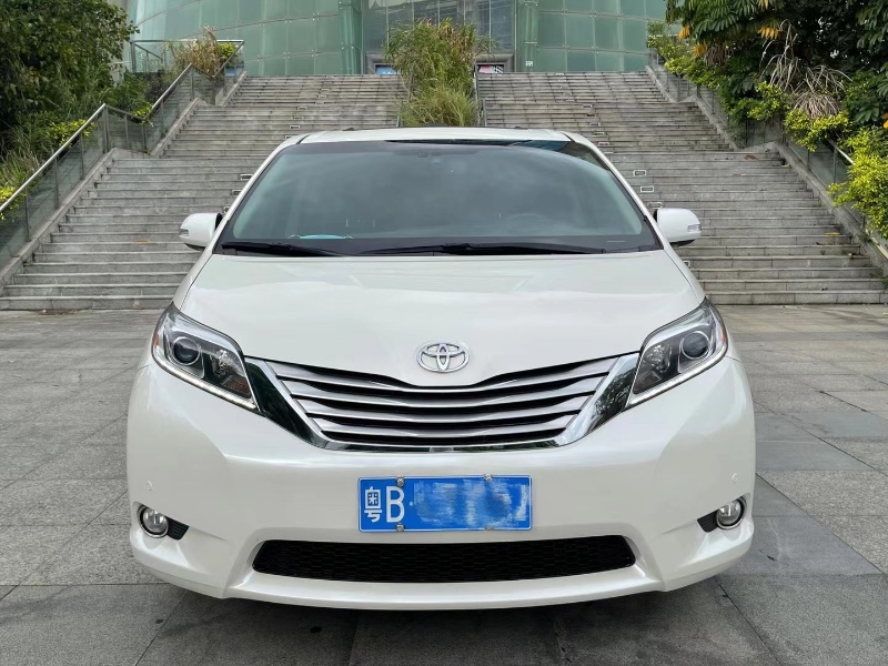 深圳17年丰田塞纳9