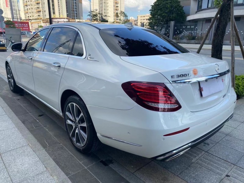 中山18年奔驰E3