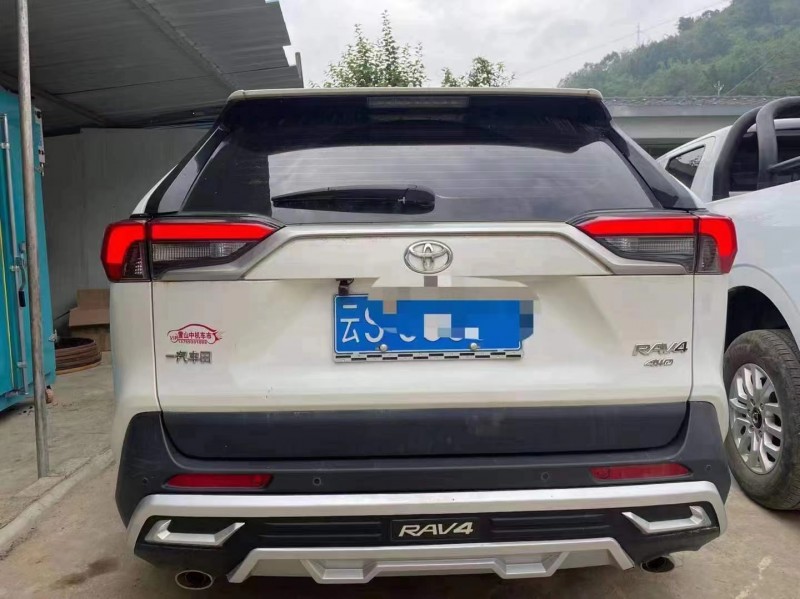 昆明20年豐田RAV49