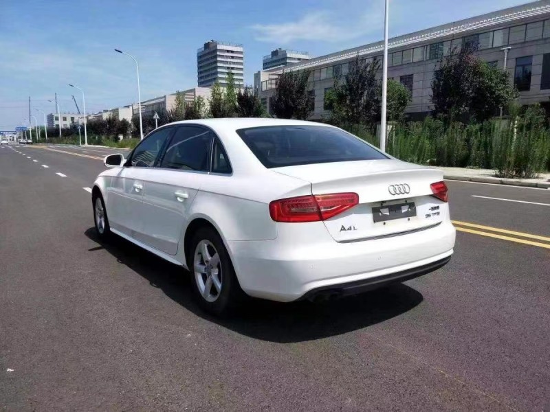 泰安13年奧迪A4L8