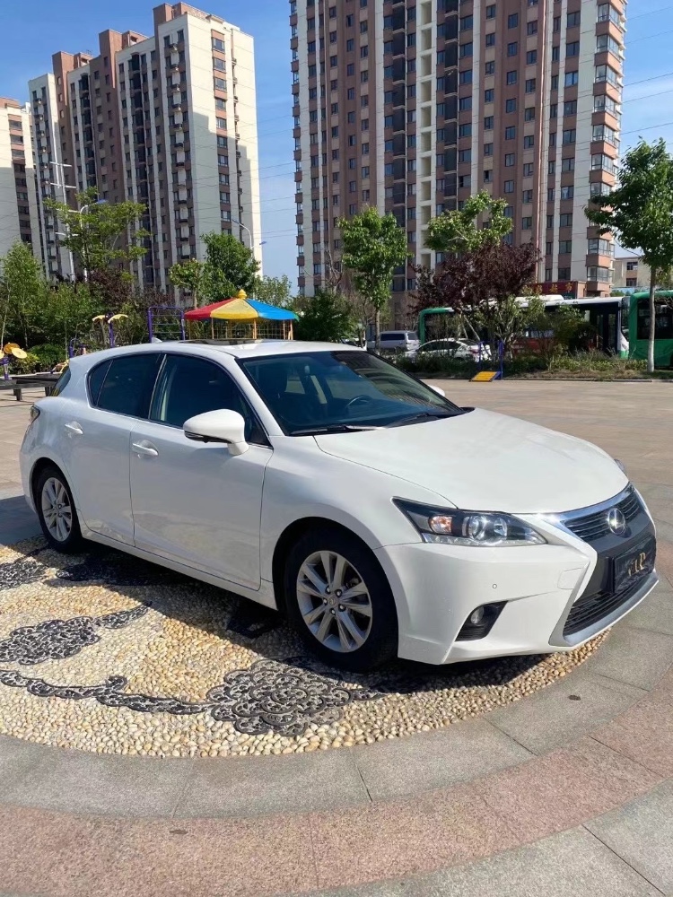 青岛17年雷克萨斯CT2
