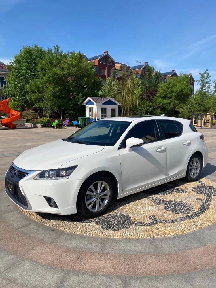 青岛17年雷克萨斯CT3