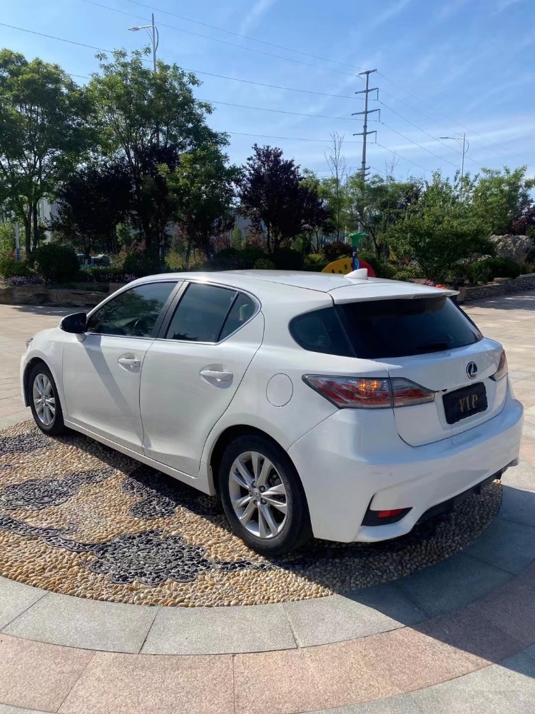 青岛17年雷克萨斯CT5