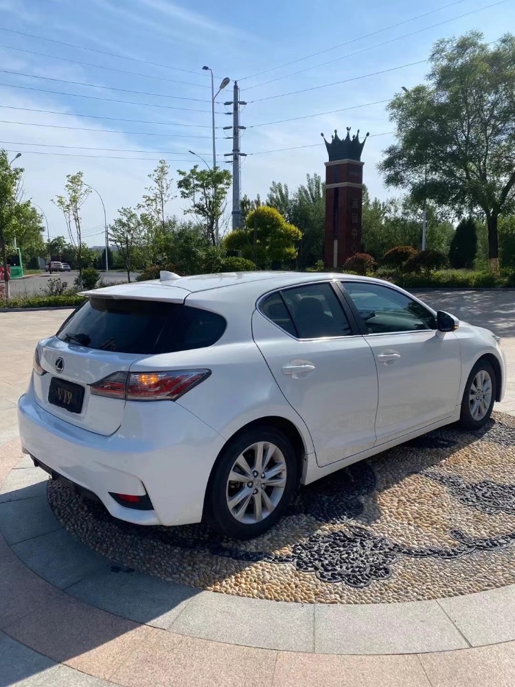 青岛17年雷克萨斯CT4
