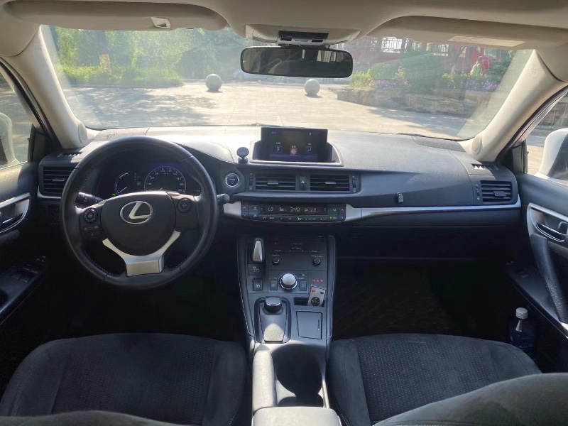 青岛17年雷克萨斯CT7