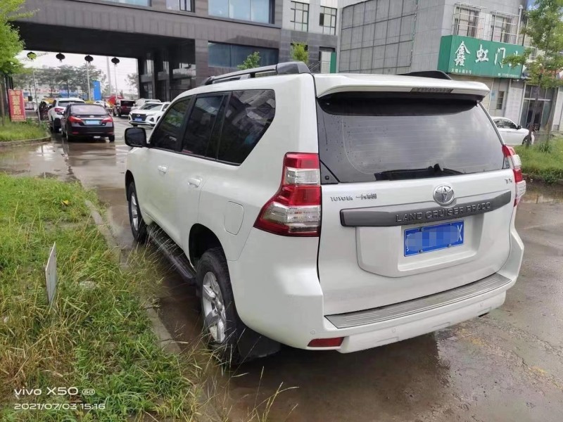 保定17年丰田普拉多8