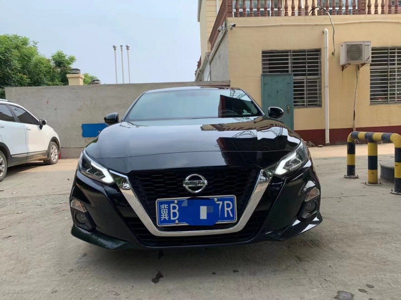 保定20年日产天籁1