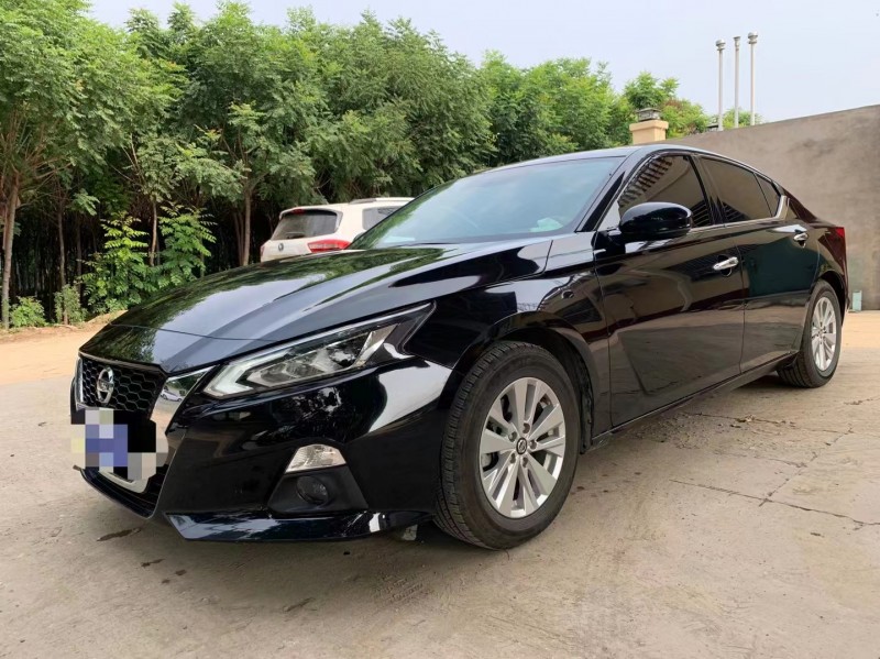 保定20年日产天籁3