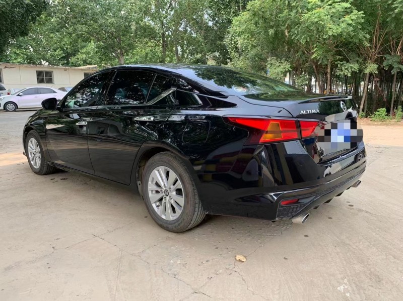 保定20年日产天籁5